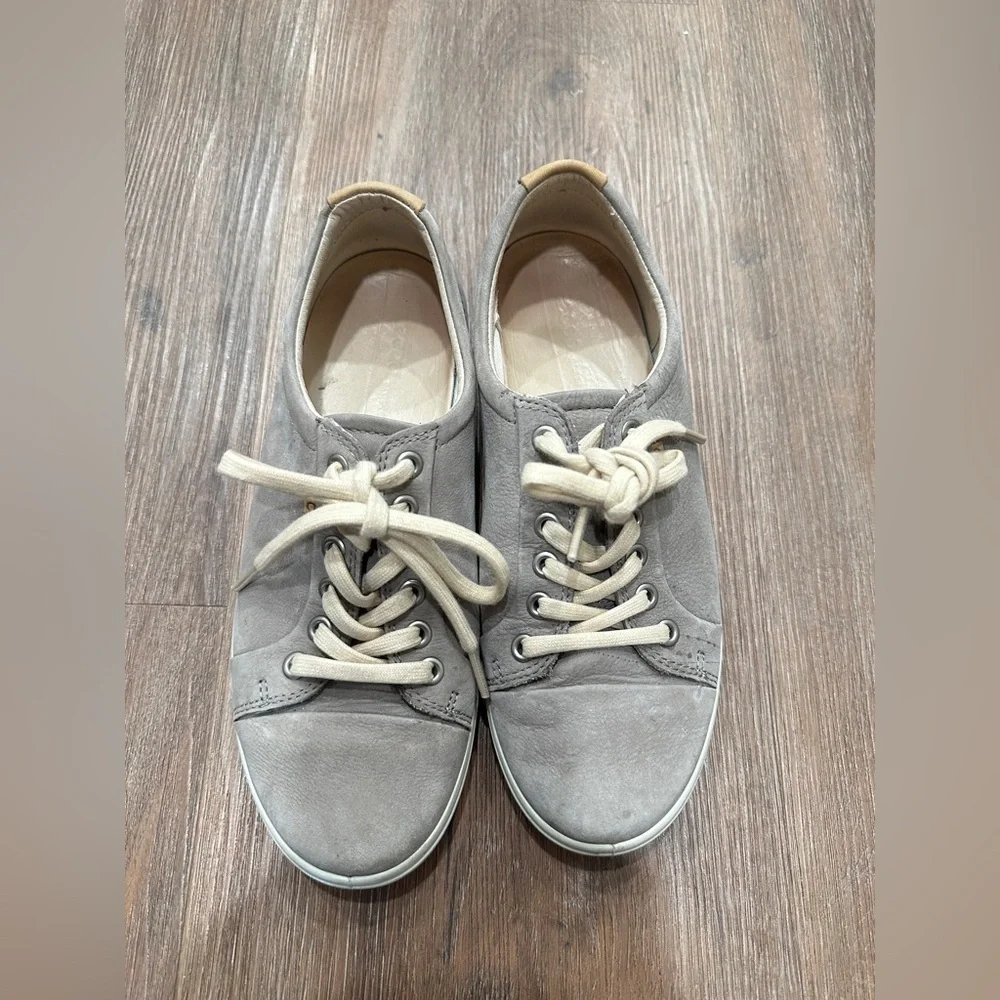 Ecco Soft 7‎ Women's Sneaker Gray Leather Sz 7